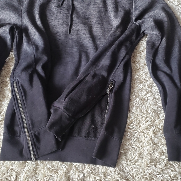 Guess sweatshirt - Picture 3 of 7